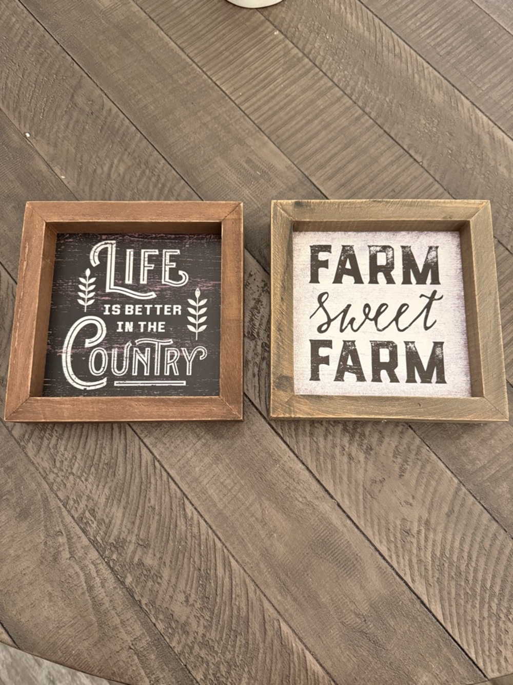Farm & Country Rustic Wall Plaque Set - Brown